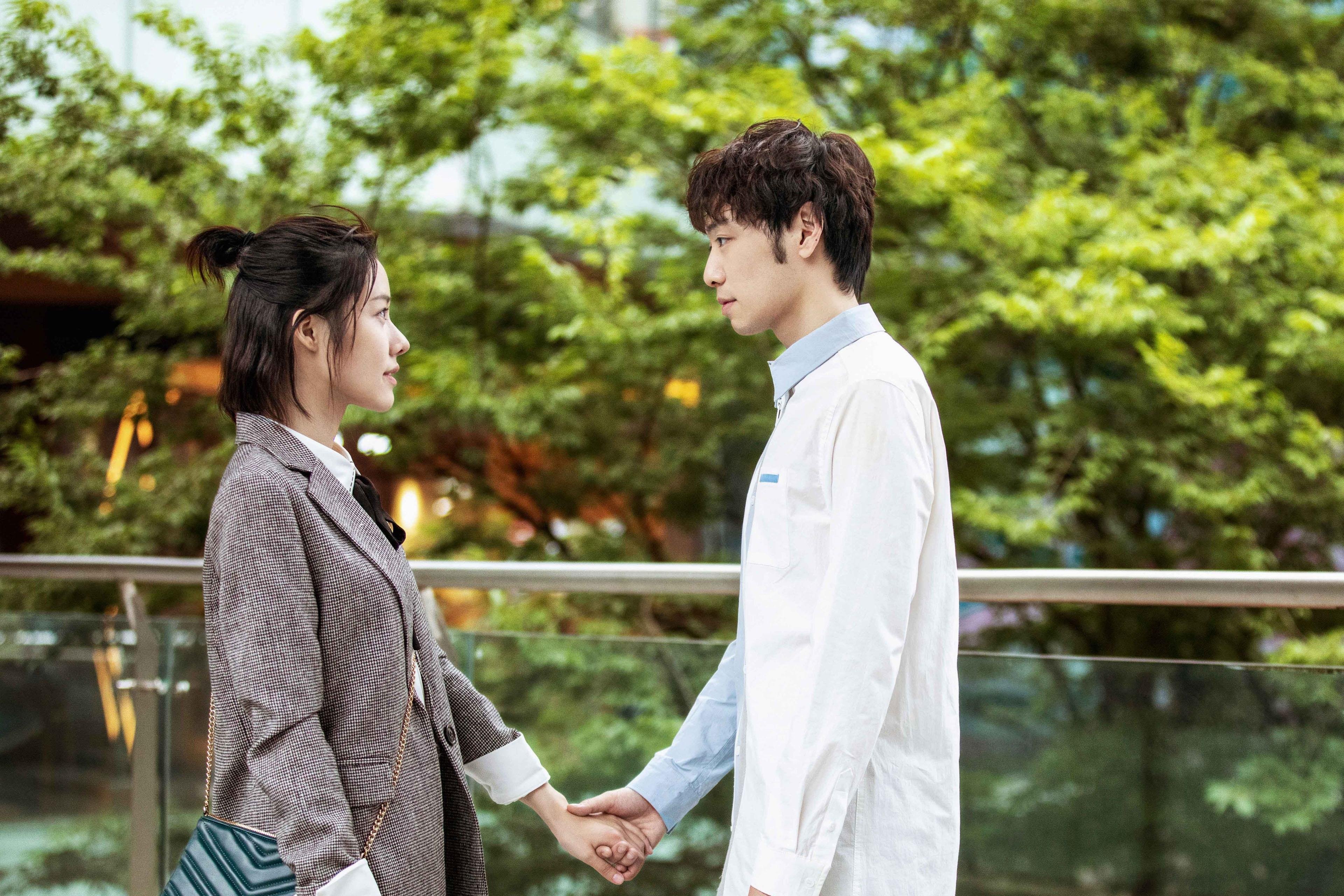 加勒比海啸席卷山谷球场，牙买加粉碎威尔士，恩佐·贝利如闪电撕裂防线